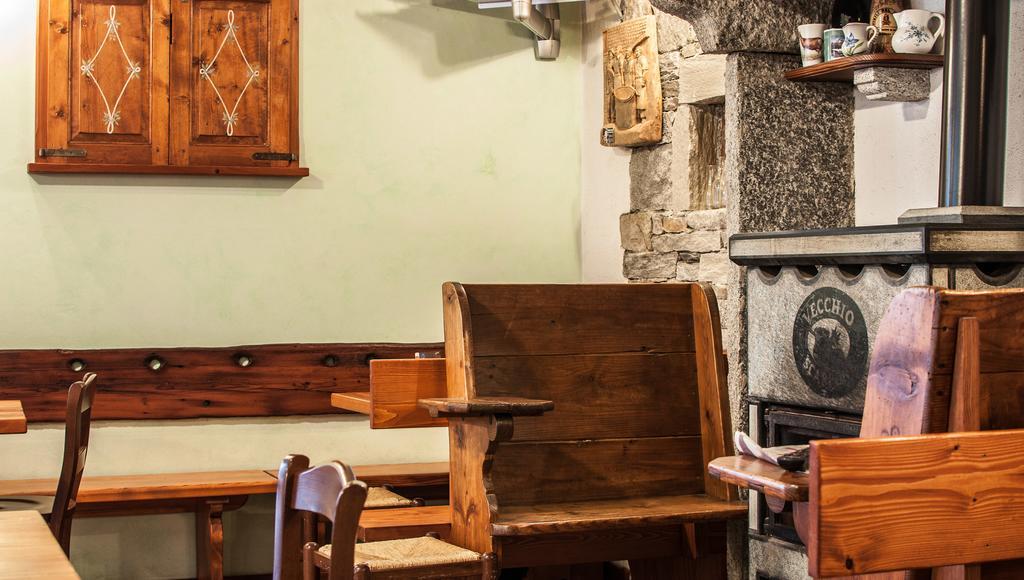 Albergo Meuble Vecchio Scarpone Baceno Bagian luar foto