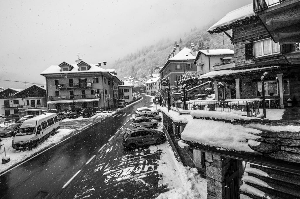Albergo Meuble Vecchio Scarpone Baceno Bagian luar foto
