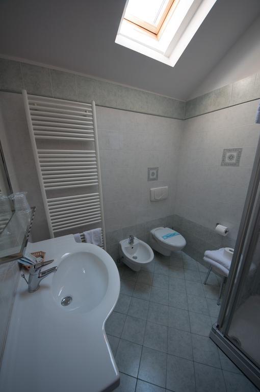 Albergo Meuble Vecchio Scarpone Baceno Ruang foto